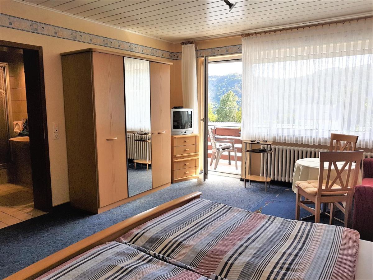 Ferienweinhaus Roemer-Knodt Kröv Esterno foto